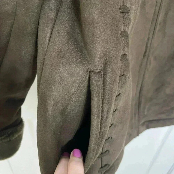 Warm Cozy and Beautiful Braetan Coat Size Small - Picture 7 of 12